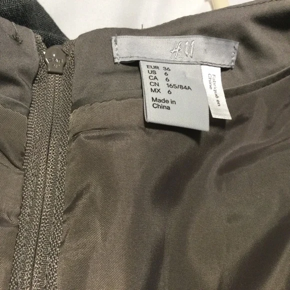 Dress - Picture 6 of 6